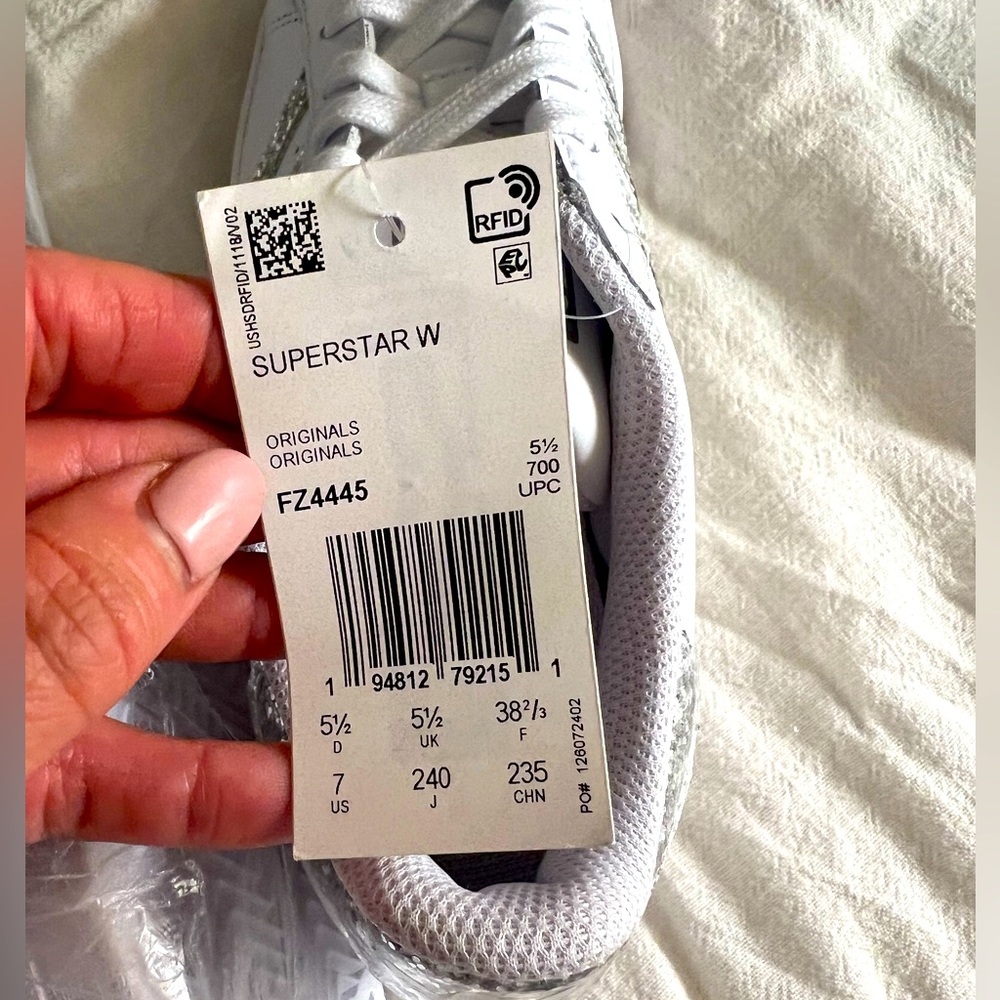 NWT Superstar Adidas sneaker